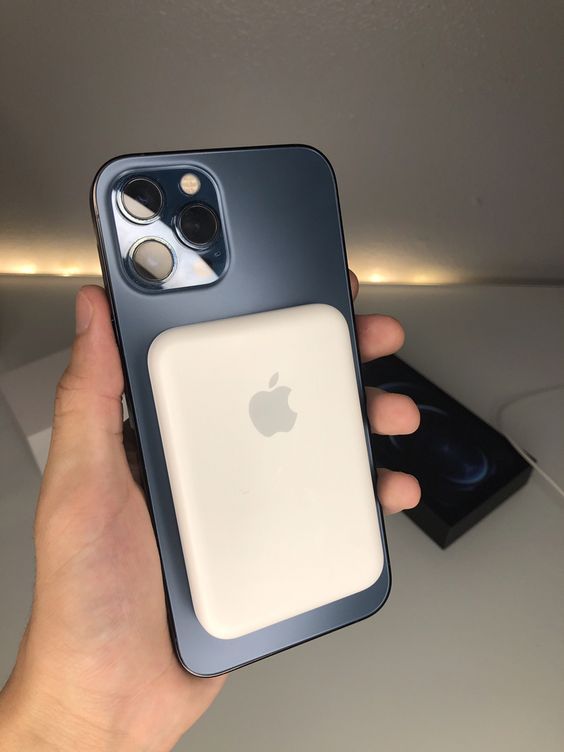 MAG-SAFE POWER BANK